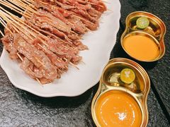 -何妹湿辣牛肉·粤式烧烤砂煲(桂雅路店)