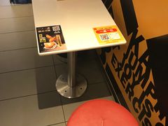 -麦当劳(汉口火车站候车室店)