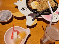 -豪客嘉族·麦尼顿西餐厅(乐福天下店)