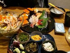 -青瓦餐厅·生鱼片·韩园烤肉(西塔店)