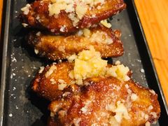 蒜香黄油鸡翅-五棵松火鬼披萨