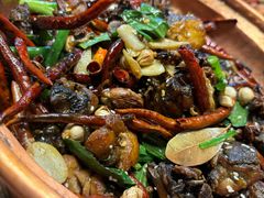 -老滇山寨•云南特色菜•地方菜•民族风情歌舞表演(金碧店)