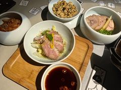 -穹六人间 people 6(岳阳路店)