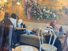 -FLOVIE FLORIST CAFE