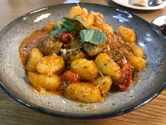 瑞士肉丸烩意大利土豆球-HELLO 27 意面·沙拉·帕尼尼