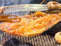 -围炉肉舍•炭烤活鳗•丹东海鲜烤肉(步行街店)