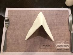 餐具摆设-晶丽香榭自助餐(南京大饭店)