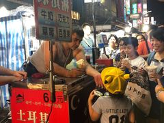 -六合夜市