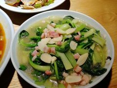 -琥珀老六龙虾(四里河店)