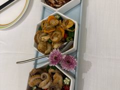 麻辣小海鲜三拼-开海·红岛海鲜虾水饺(石老人店)