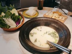 -陈大锅·岳阳鱼馆·地道岳阳菜(美食街店)