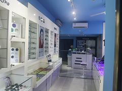 -提一眼镜·蔡司·依视路(小寨店)