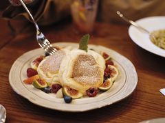 莓果奶油芝士舒芙蕾松饼-UPPER KITCHEN(延安路店)
