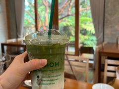 -Chom Cafe and Restaurant