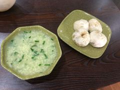 -舒小笼松针小笼包