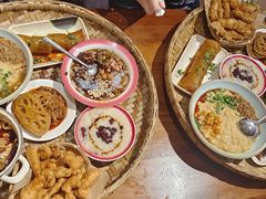 -爆炸头阿姨小四川正宗川味小吃(无任何分店)