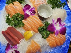 -青瓦餐厅·生鱼片·韩园烤肉(西塔店)