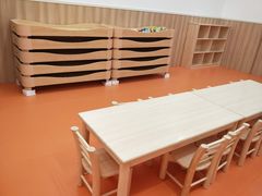 -小门牙好性格托育(北外滩中心)