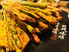 -何师烧烤·香辣蟹·川菜·30年老品牌(太古里旗舰店)