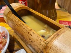 -老滇山寨•云南特色菜•地方菜•民族风情歌舞表演(金碧店)