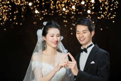-挪娅婚纱摄影皇家会所