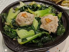 蟹粉狮子头-镇扬菜馆