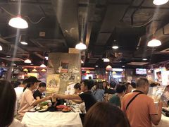 大堂-鲜入围煮花胶鸡海鲜火锅