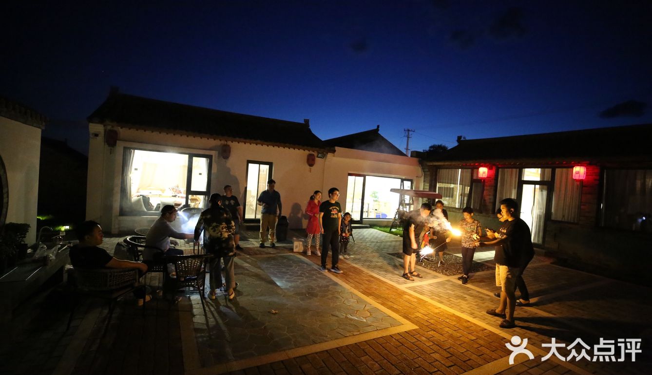可以在院子里畅快烧烤的民宿小院，太宽敞了