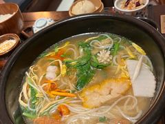 -银米·云南传统过桥米线(双廊黑金冠店)