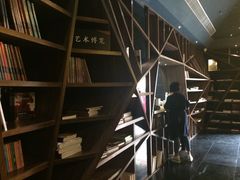 -钟书阁(松江泰晤士小镇店)