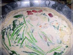 -湊湊火锅·茶憩(杭州湖滨银泰in77店)