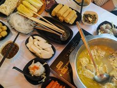 -鲜入围煮花胶鸡海鲜火锅