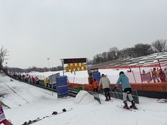 -庙香山滑雪场