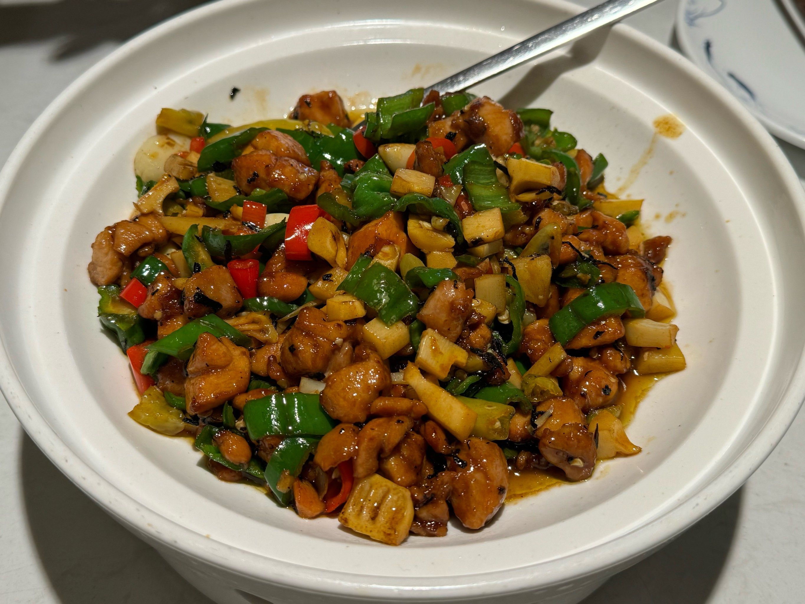 推荐竹林鸡,鸡肉嫩滑,口味一点点辣 下饭