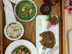 -雪梅月子中心(华侨城店)