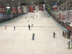 -乔波室内滑雪场