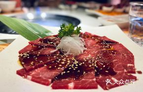 Cat Star Braised Pork Slices