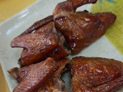 招牌烤乳鸽-吉莲利苑海鲜酒家(珠海拱北29年老字号店)