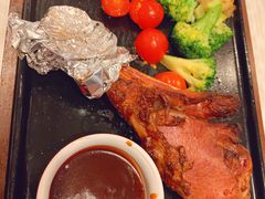 -必胜客(证大大拇指店)
