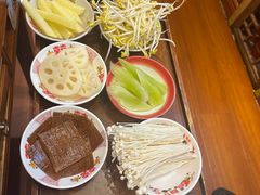 -沸炉重庆老火锅(军事博物馆店)