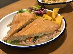 手撕烤鸡肉三明治-HELLO 27 意面·沙拉·帕尼尼