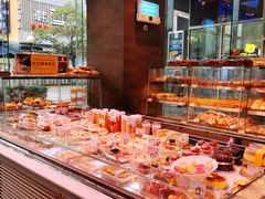 面包甜点陈列柜-巴黎贝甜(大宁国际商业广场店)