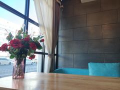 -愉肴麻辣香锅(中山路店)