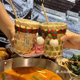 这家的酸汤火锅，好吃到炸裂！