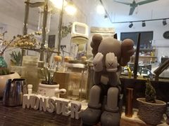 -怪兽咖啡 Monster Cafe