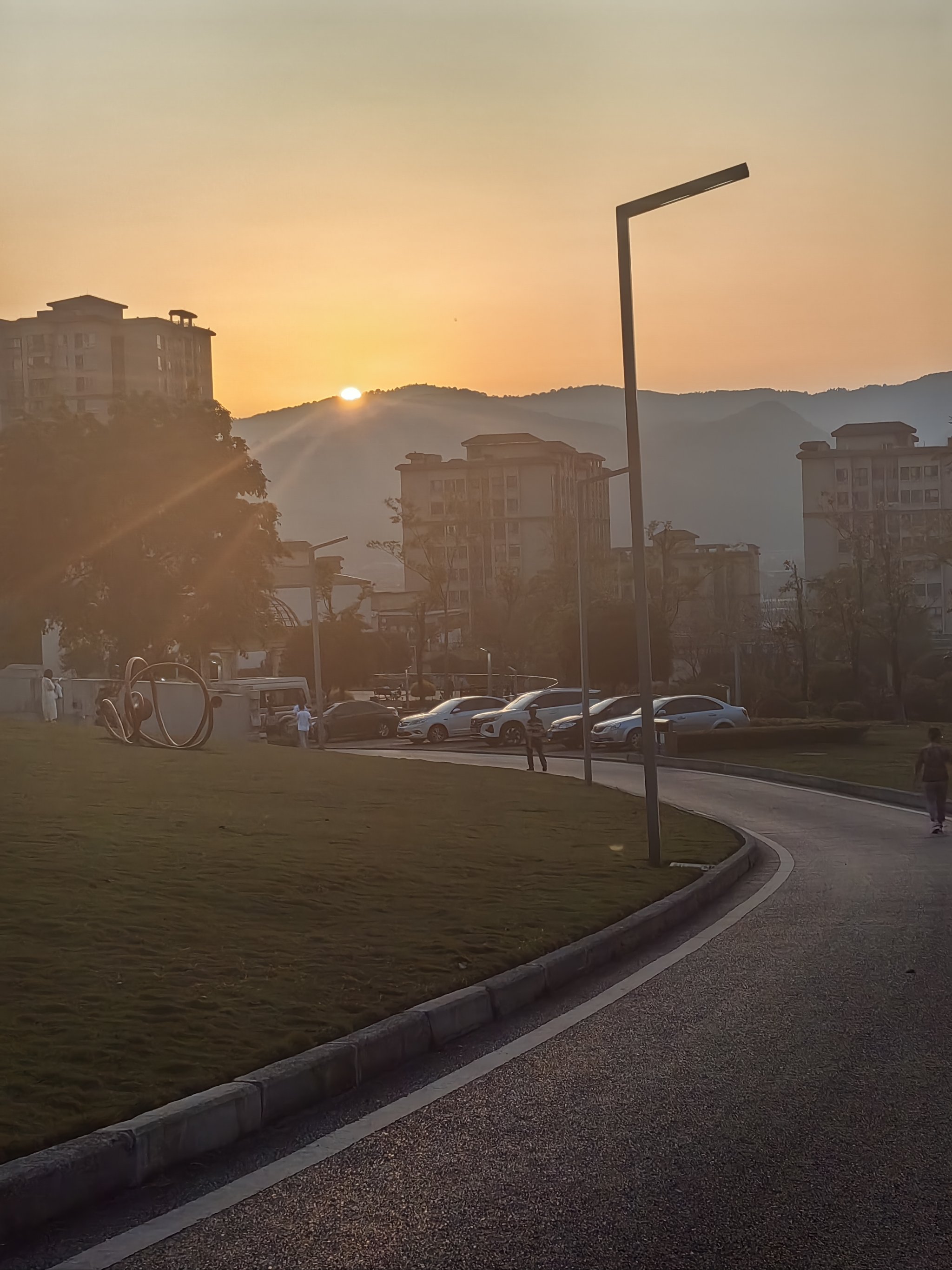 傍晚路边风景图片图片