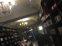 -钟书阁(松江泰晤士小镇店)