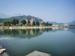 -百里峡七彩艺术小镇