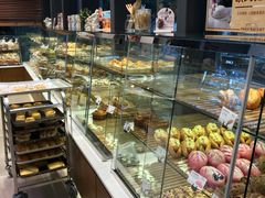 面包甜点陈列柜-巴黎贝甜(常德路店)