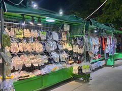 -三亚火车头万人海鲜广场